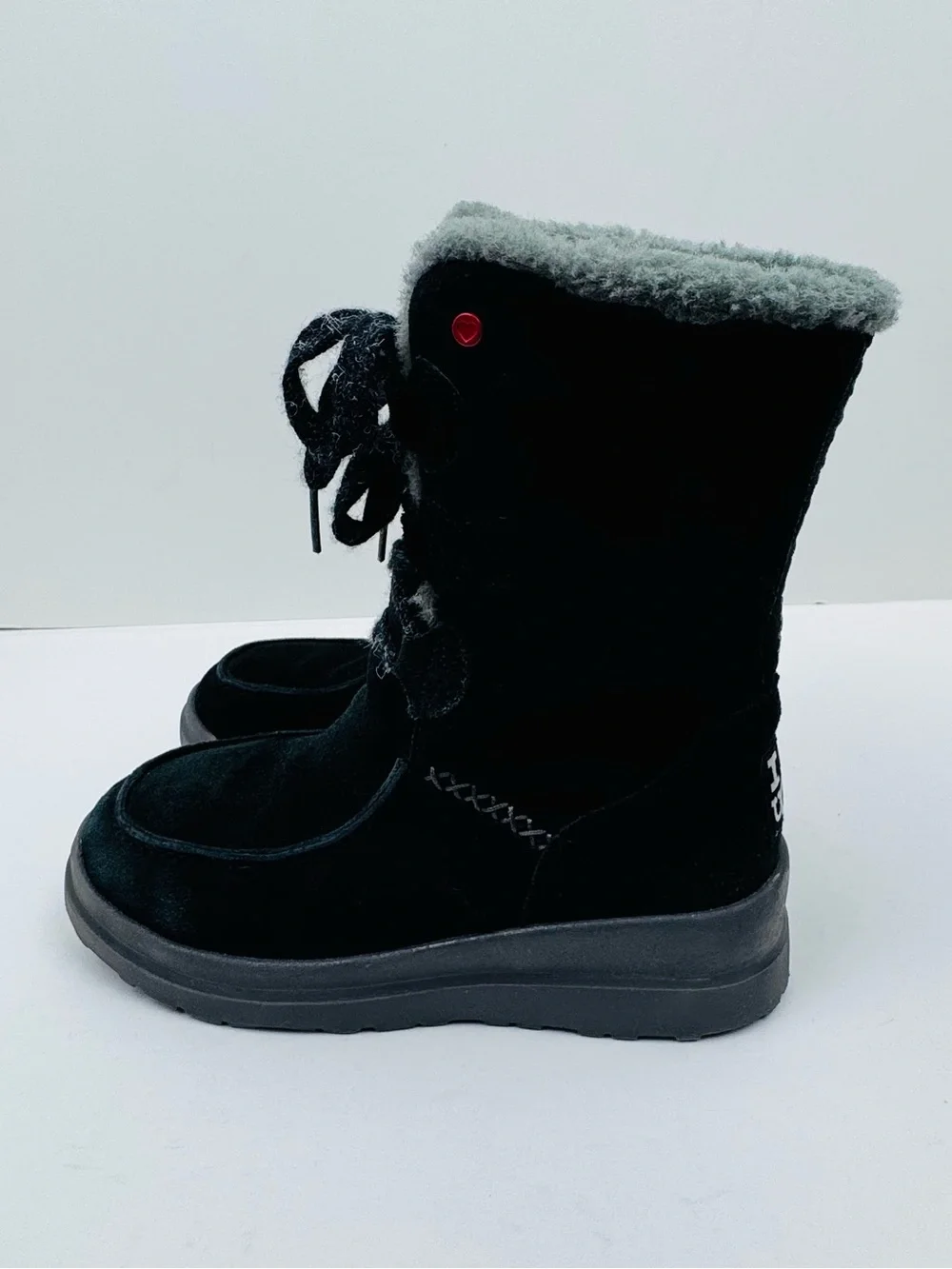 I Heart UGG Youth Black Wool Lined Boots. Size 4. Excellent preowned condition.